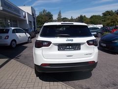 Fahrzeugabbildung Jeep Compass Limited 1.3 MAir 4x2