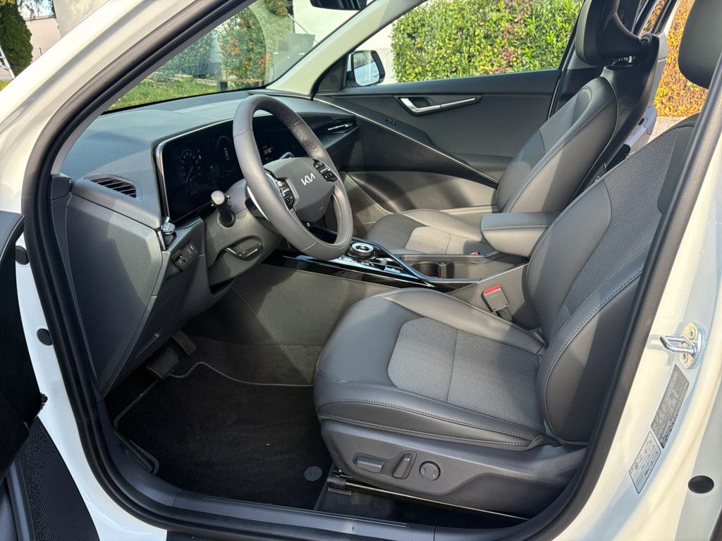 Fahrzeugabbildung Kia Niro 1.6 Hybrid Vision KOM + STYLE PAKET