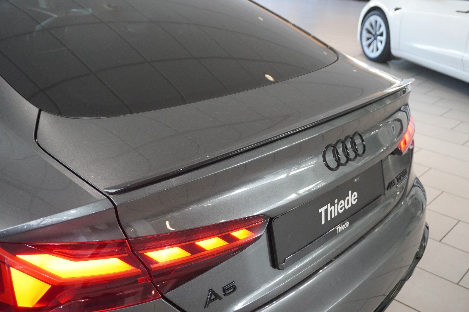 Fahrzeugabbildung Audi A5 Sportback 45 TFSI QUATTRO S-LINE NAVI/MATRIX