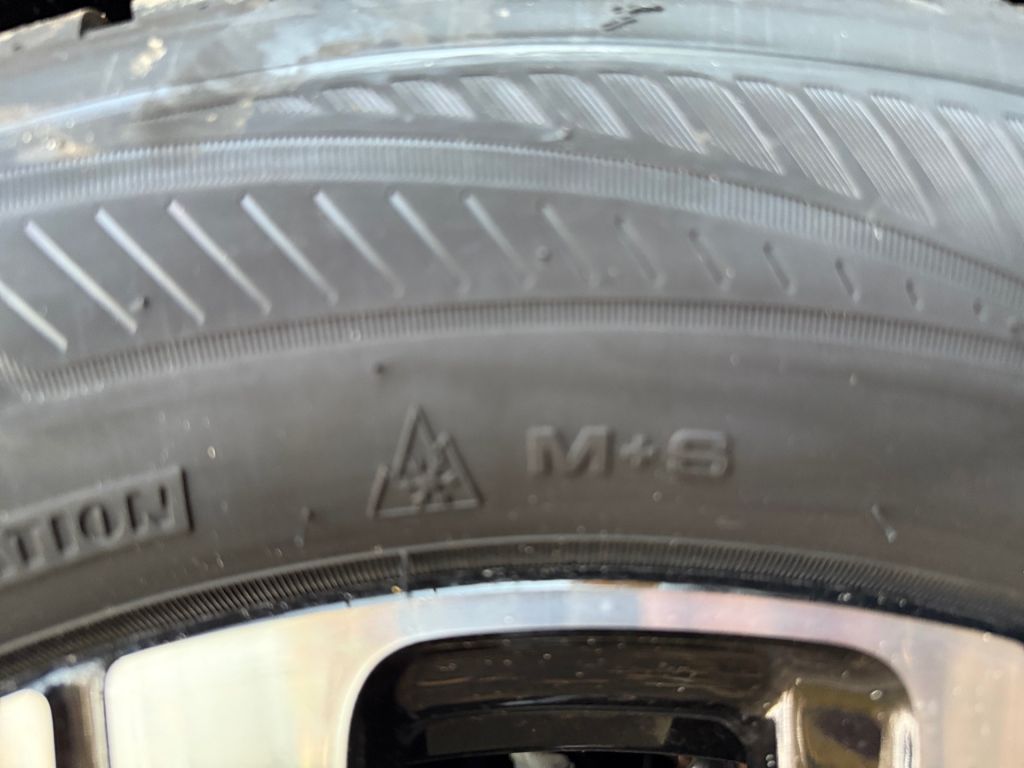 Fahrzeugabbildung Citroën C4 Hybrid 145 MAX - Schiebedach*Winter Paket