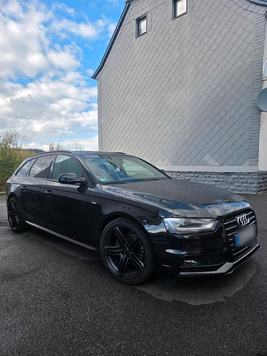 Audi A4 2015 — rear view
