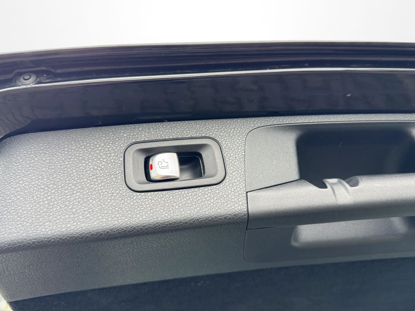 E 220 Avantgarde * NAVI*LED*AHK*