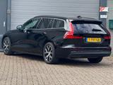Volvo V60 2.0 B4 Core - gebrauchte Volvo V60 aus dem Jahr 2023