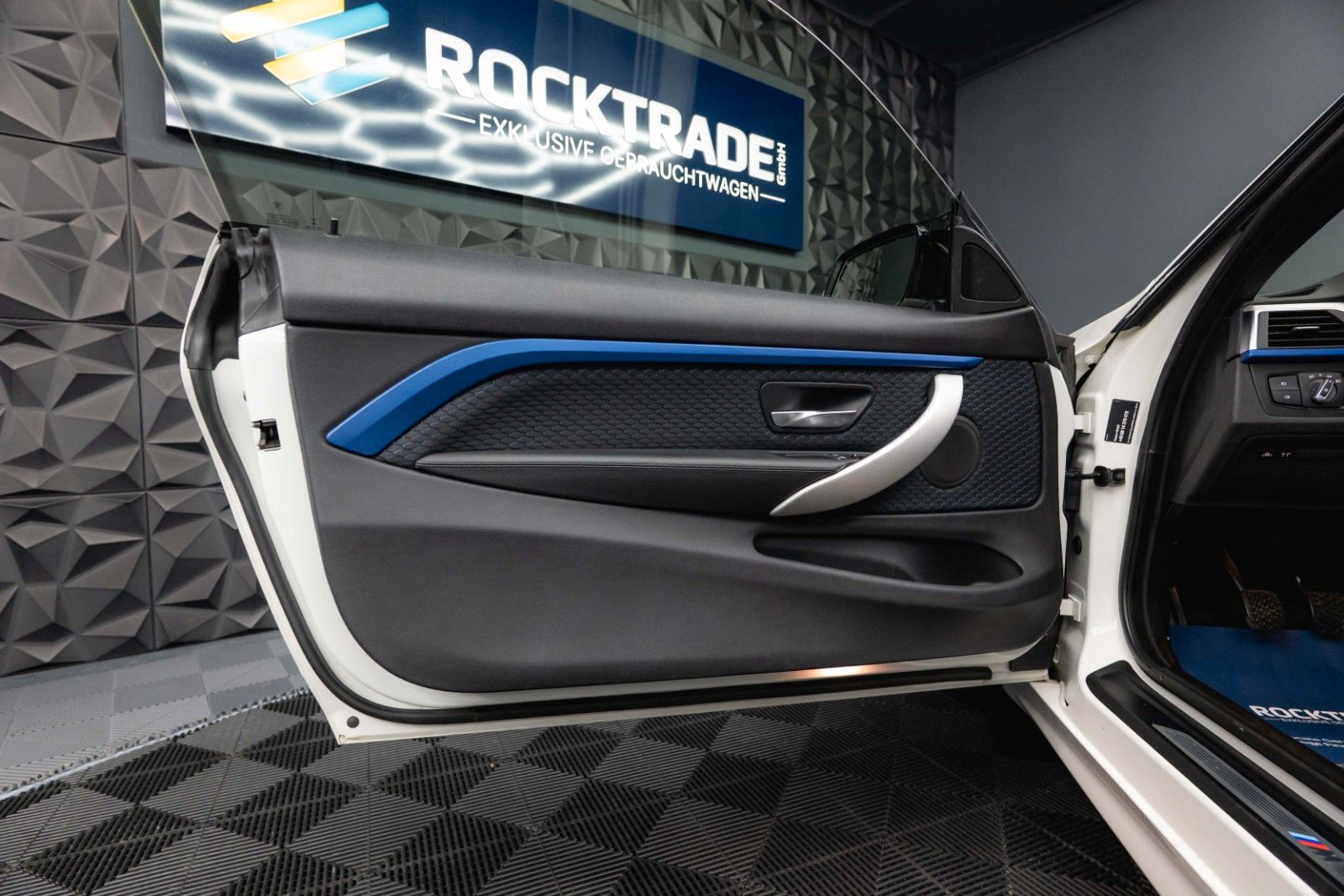 Fahrzeugabbildung BMW 420i M Sport Coupe Shadow Line Performance LCI
