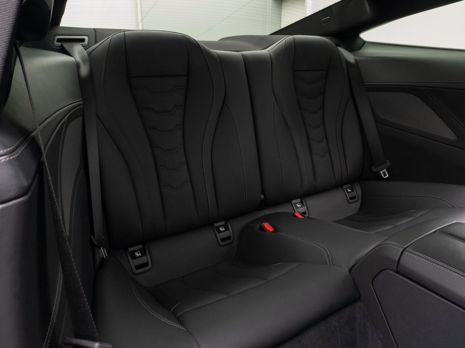 Fahrzeugabbildung BMW M850i xD Kamera HUD DAB H/K ACC SoftCl DisplKey