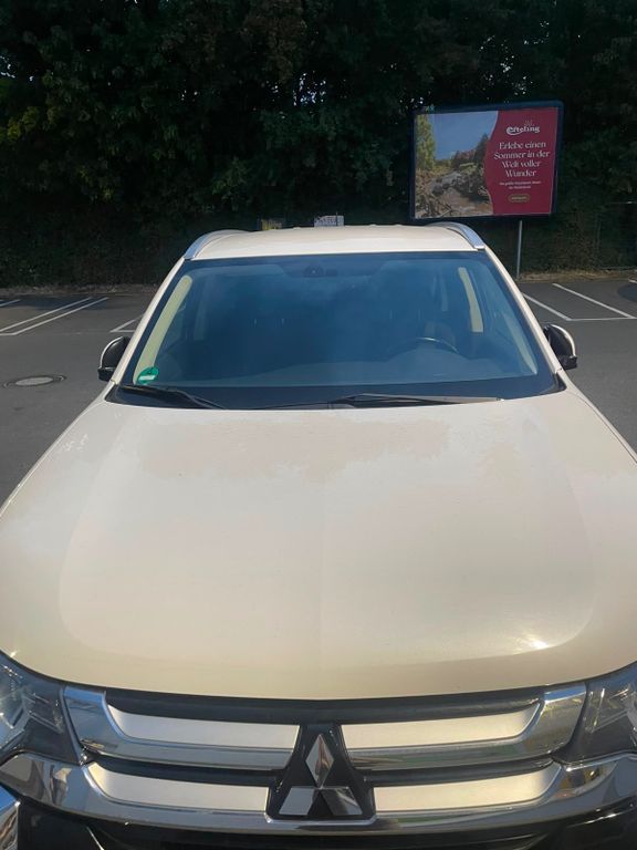 Image of Mitsubishi Outlander