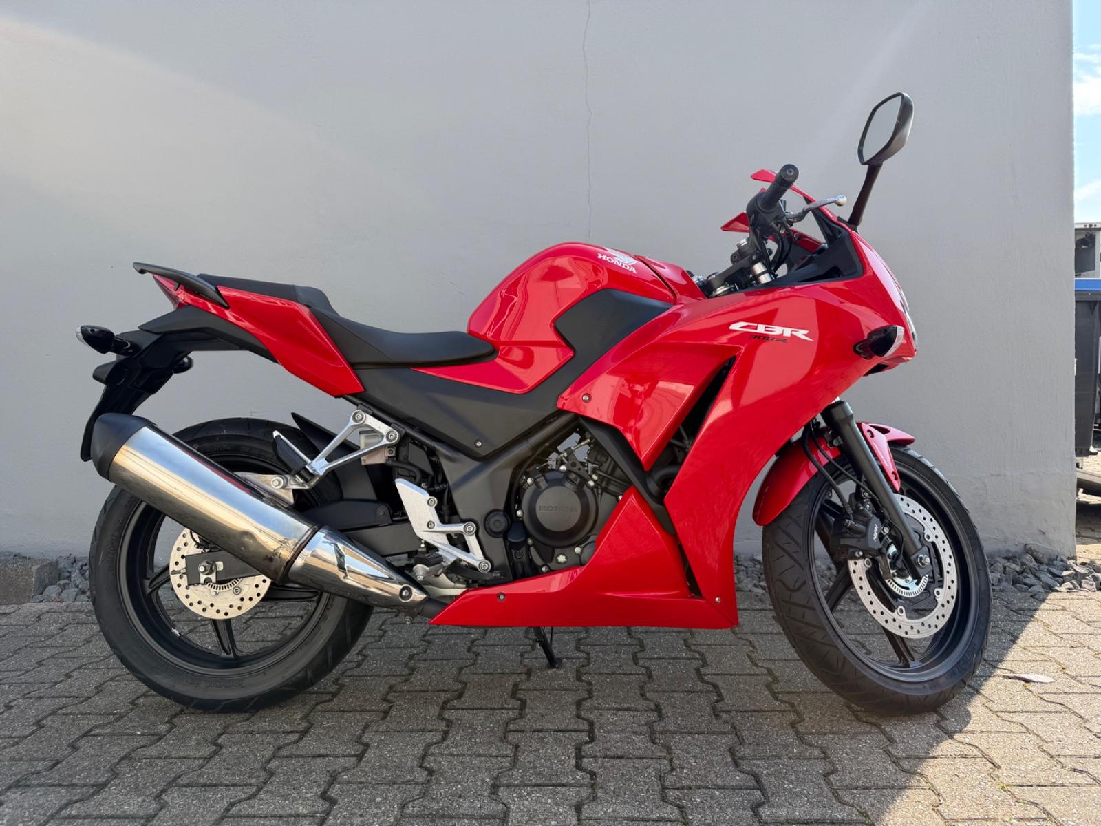 Honda CBR300R - wenig gelaufen & sehr guter Zustand