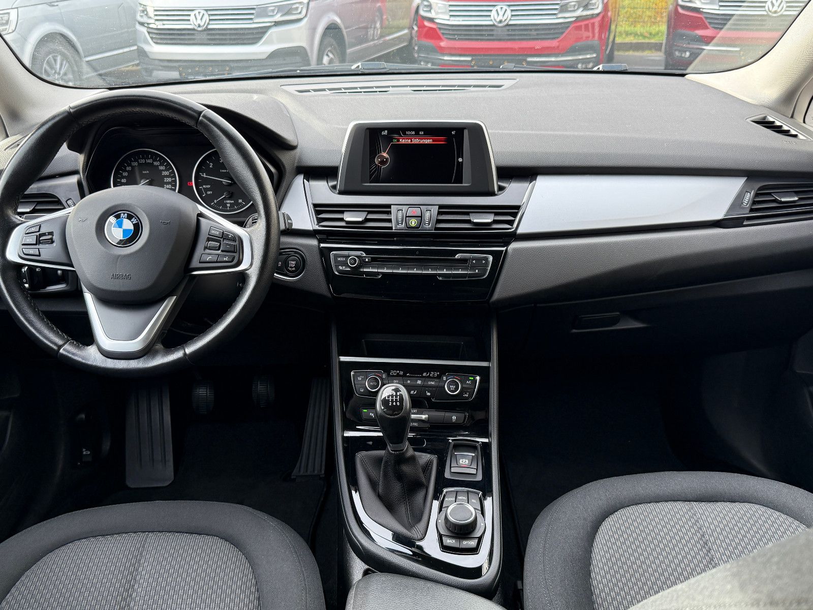 Fahrzeugabbildung BMW 218 Active Tourer Advantage GRA LED PDC SHZ