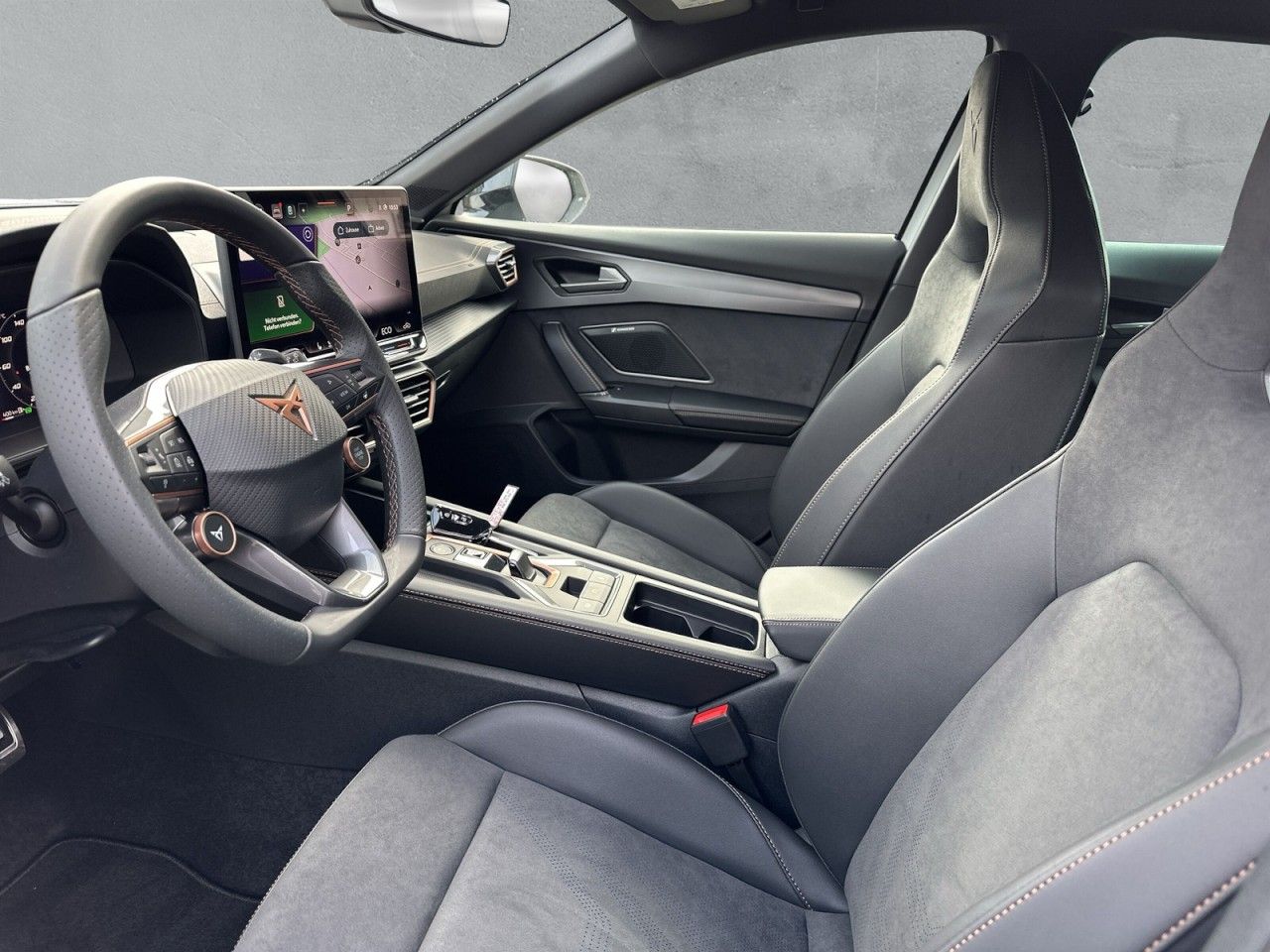 Fahrzeugabbildung CUPRA Formentor VZ 1.5 e-Hybrid 272 PS DSG - mit KI generiert/bearbeitet
