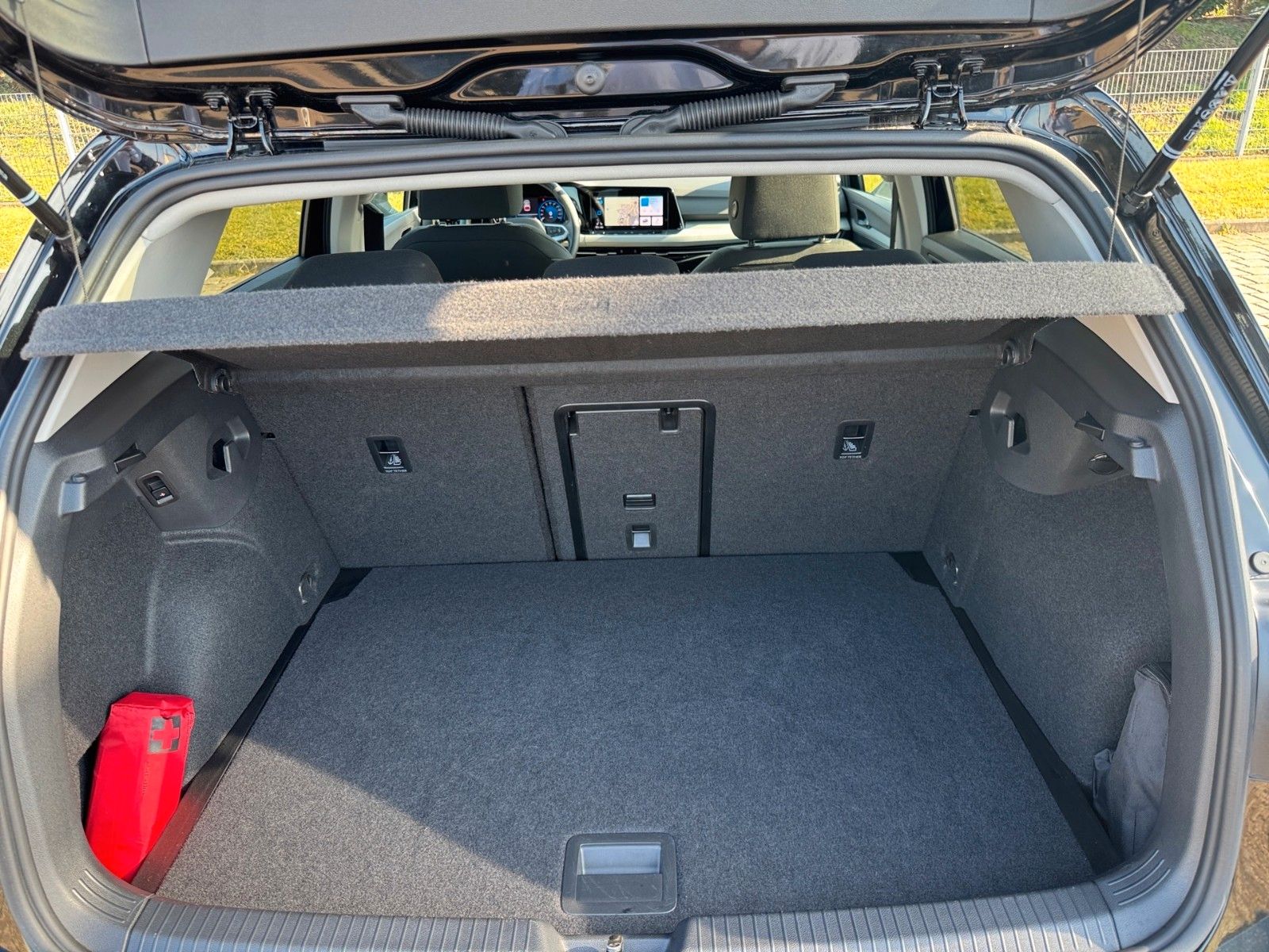 Fahrzeugabbildung Volkswagen Golf VIII Life MOVE 2.0 TDI *LED*KAMERA*ACC*AHK*