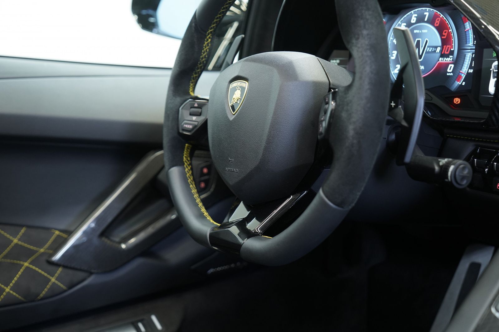 Lamborghini Aventador