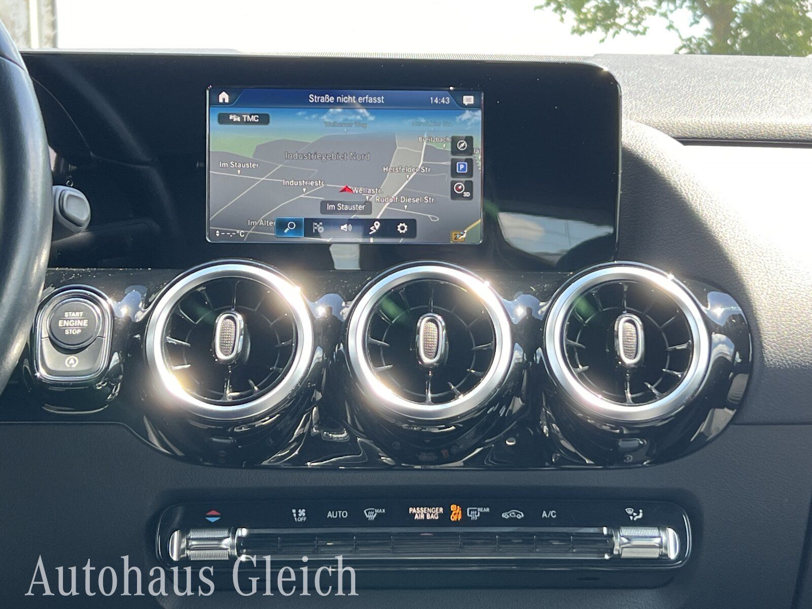Fahrzeugabbildung Mercedes-Benz B 200 Style/Navi/Autom./Klima/LED/Park-Assist.