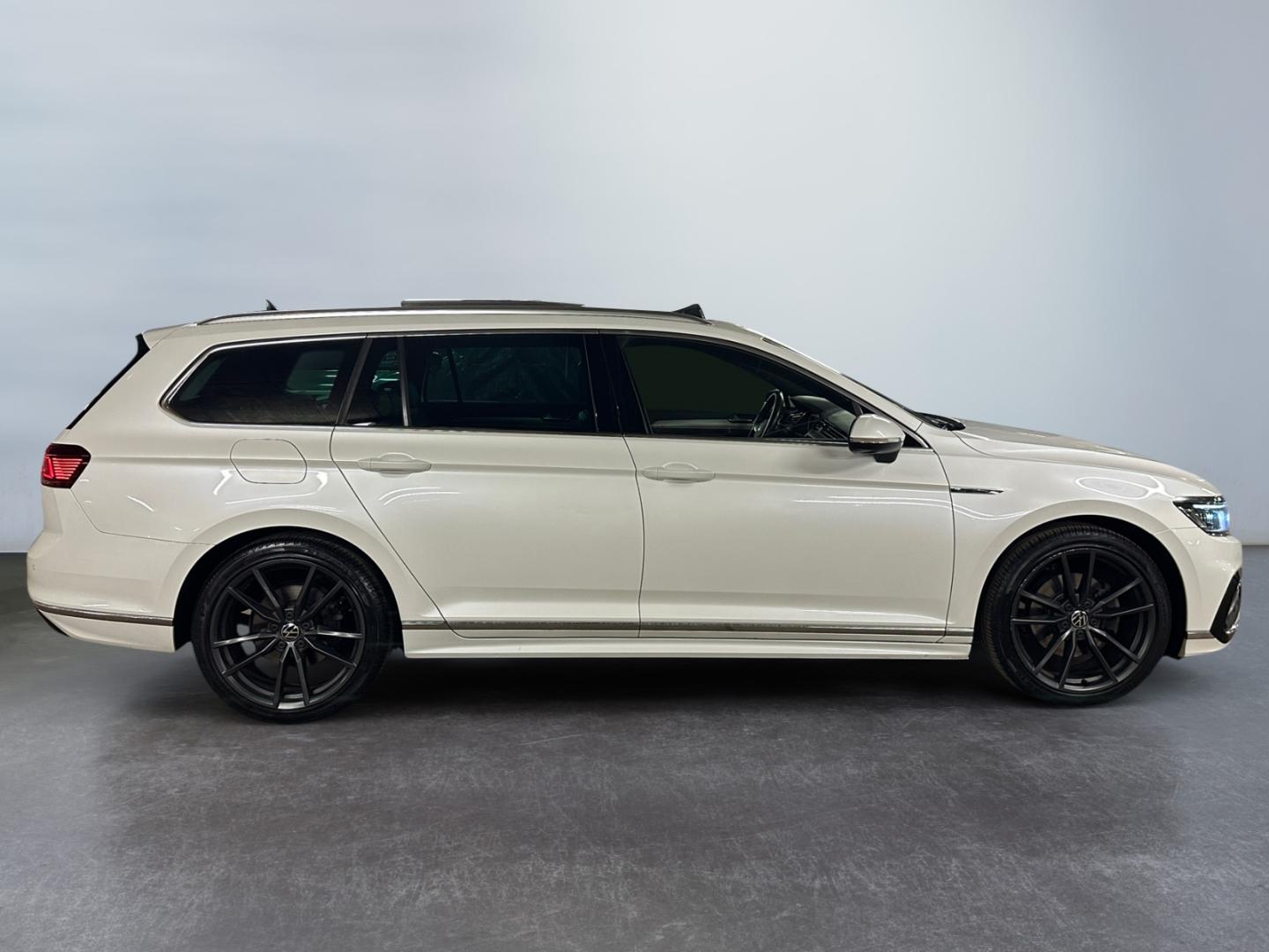 Volkswagen Passat Variant 2.0 TSI R-Line *Matrix*ACC*Pano*A