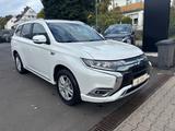 Mitsubishi Outlander PHEV Intro Edition 4WD - Mitsubishi Outlander Edition mit Hybrid-Antrieb (Benzin/Elektro)