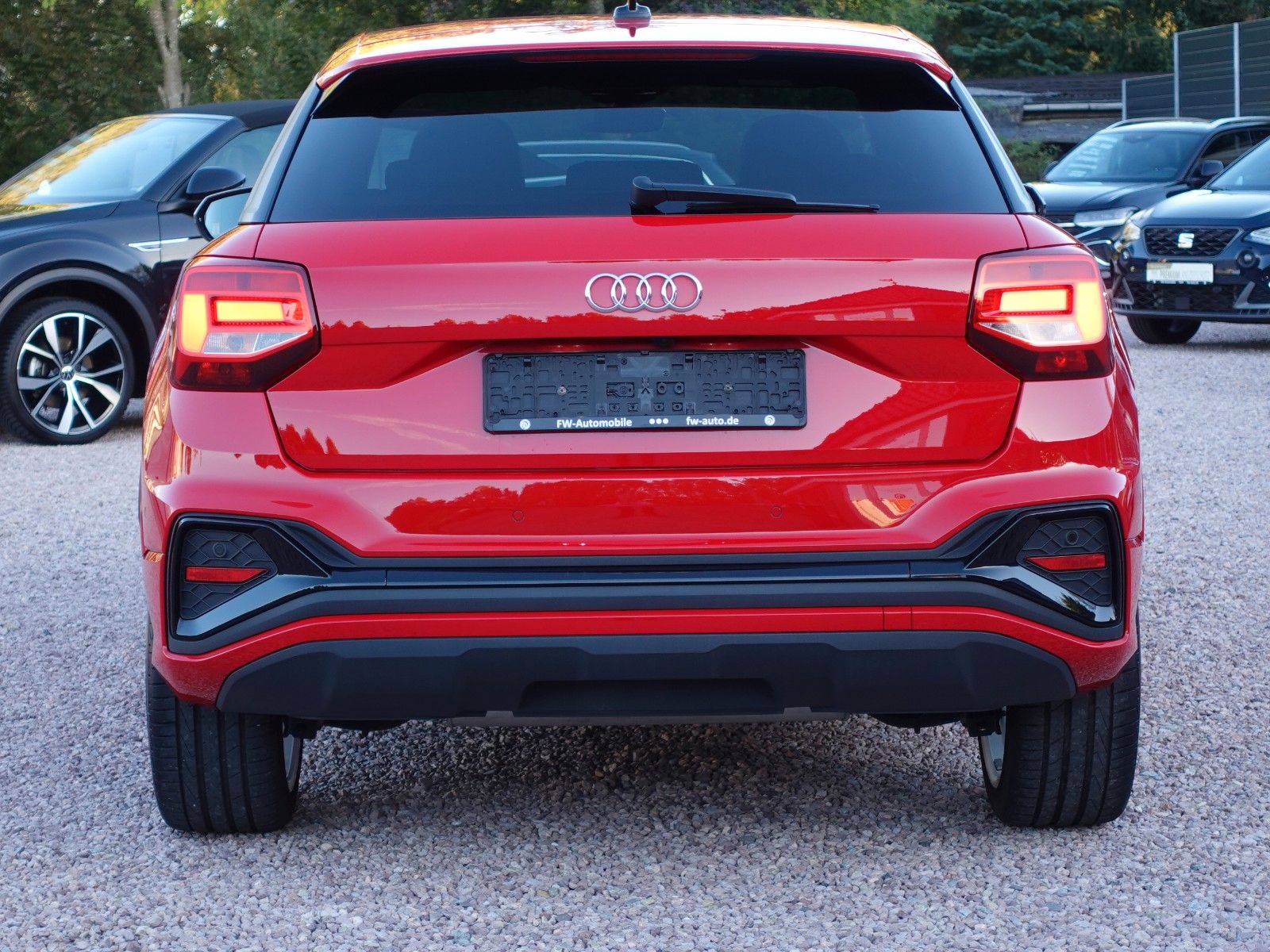 Fahrzeugabbildung Audi Q2 35 TFSI S tronic S line AHK/SONOS/19"LMR/....