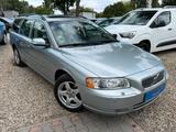 Volvo V70 2.4 Momentum *SitzH*Klimaaut*MFL* TÜV Neu - Volvo V70 Gebrauchtwagen in Berlin