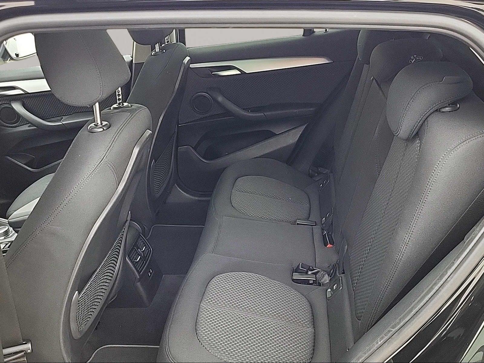 BMW X2 sDrive20d Navi Head-Up Parkassist Pano.Dach, миниатюра 14