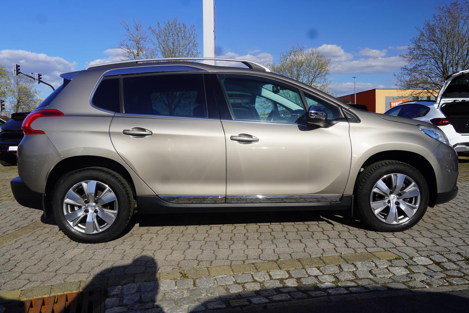 Peugeot 2008 1.2 PureTech Allure Aut. Kamera Tempomat