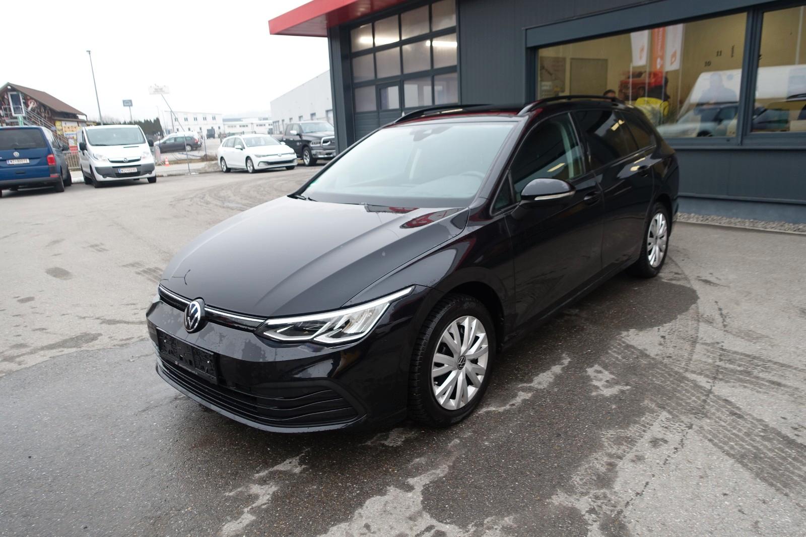 Volkswagen Golf VIII Variant Life EXP € 13490.--