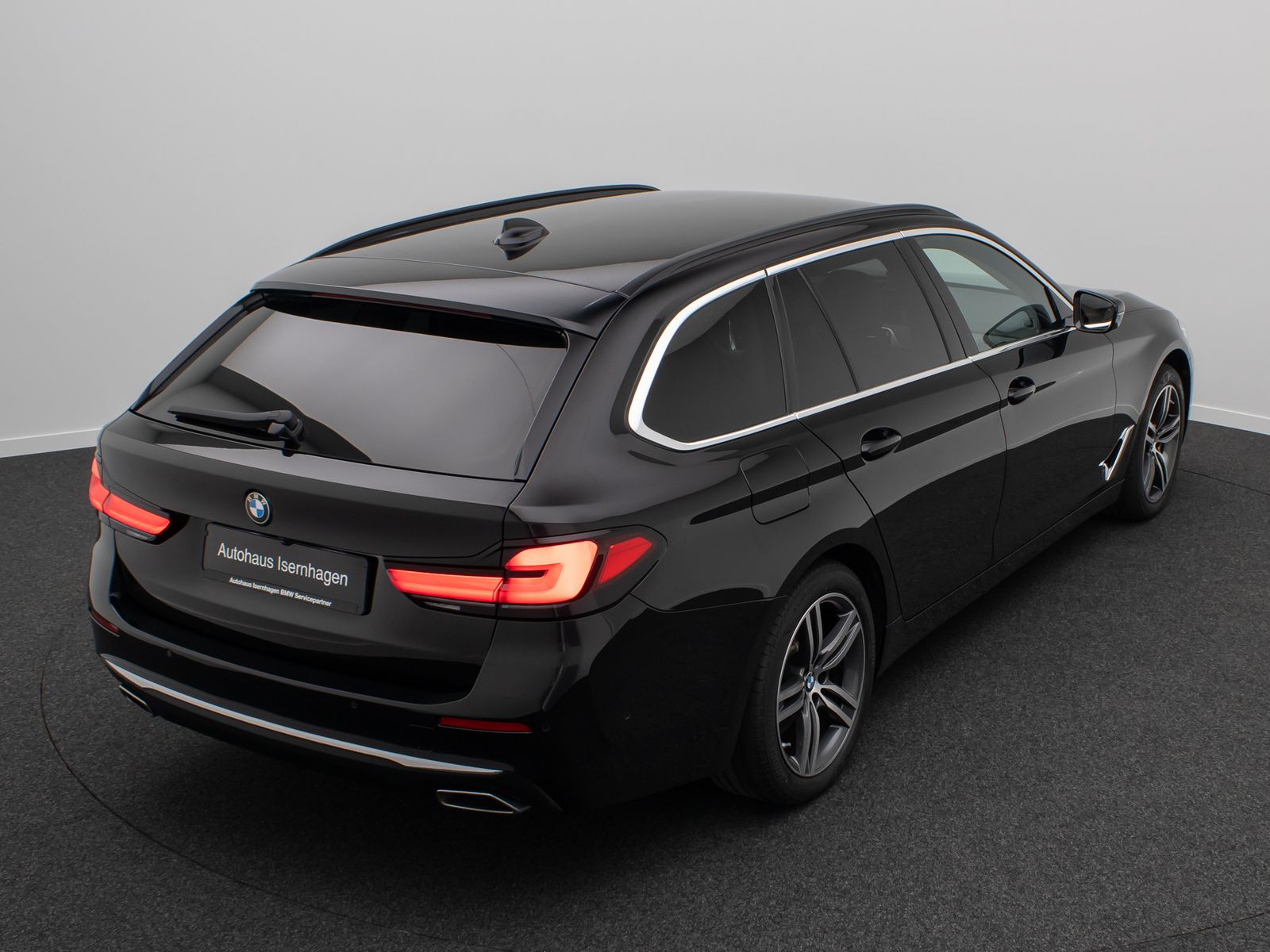 Fahrzeugabbildung BMW 530i xD Luxury Line 4xKlima AHK Kamera DAB Alarm