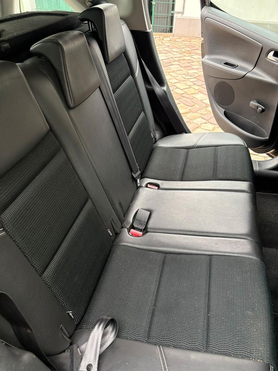 Volkswagen  2011 — photo 6