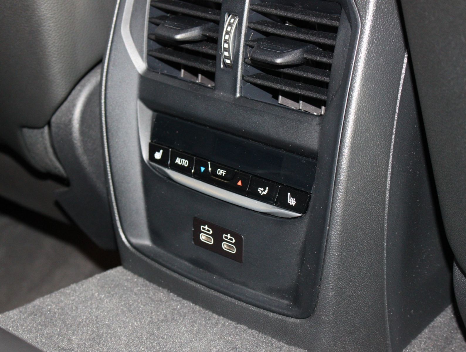 Fahrzeugabbildung BMW M3 Competition 2WD HUD+Laser+M Driver´s+19% VAT