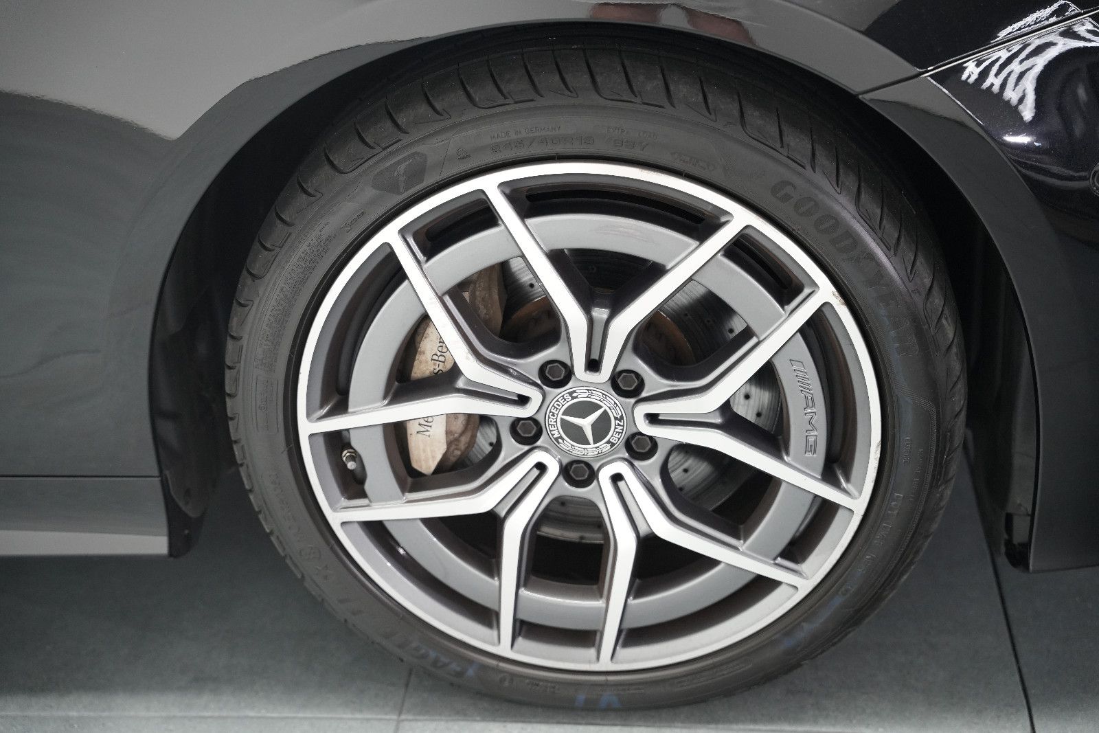 Fahrzeugabbildung Mercedes-Benz E 450 Cabrio AMG/BURMESTER/HUD/AMBIENTE/MASSAGE/