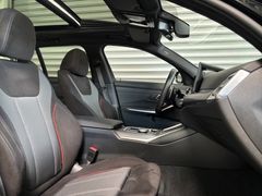 Fahrzeugabbildung BMW 320i Touring M Sport -AHK/Pano/HeadUp/Innovation