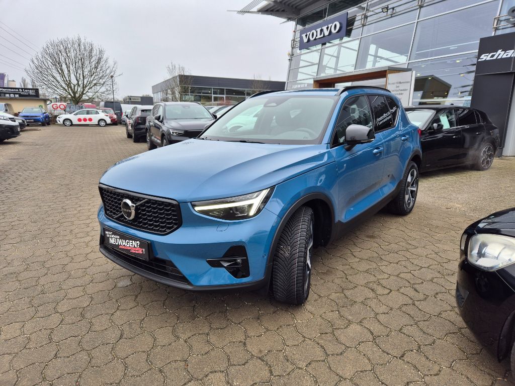 Fahrzeugabbildung Volvo XC40 B3 B DKG Plus Dark+PixelLED+Allwetter+