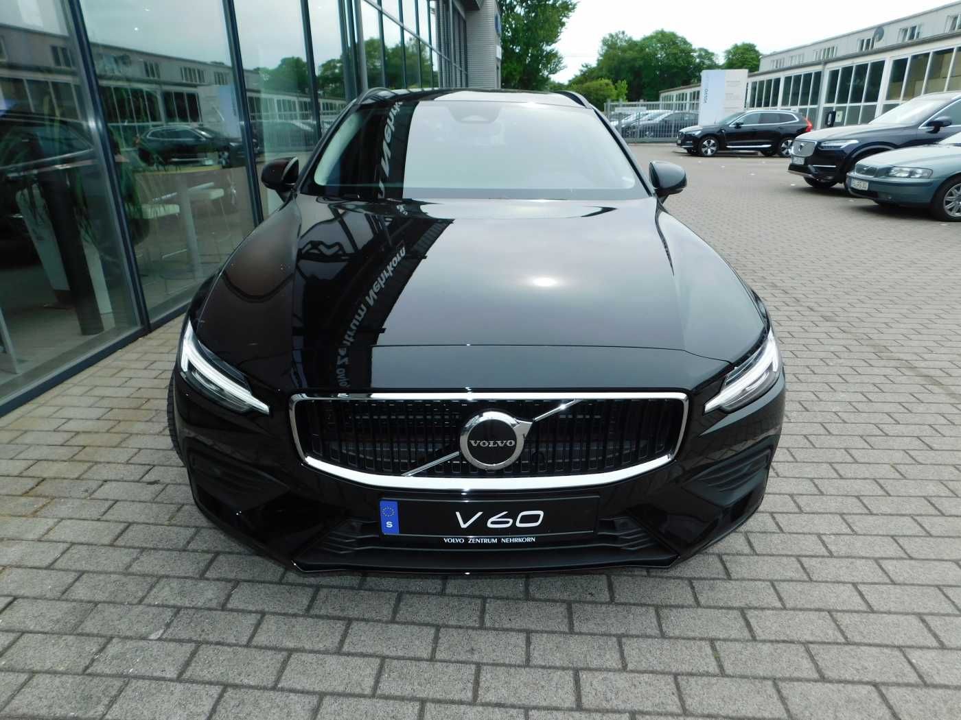 Fahrzeugabbildung Volvo V60 B3 Benzin Core 'Leder,ACC'