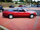 Mercedes-Benz E 220 Cabriolet Leder, Klima E-Sitze H-Kz. uvm  - Mercedes-Benz E 220 mit Benzin-Antrieb: Automatik