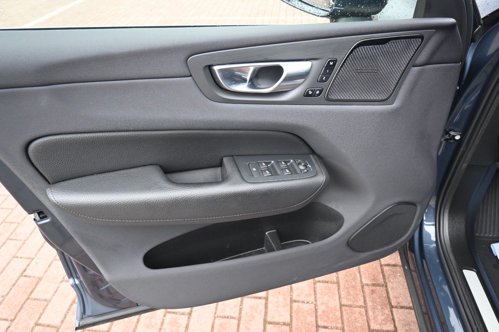 Fahrzeugabbildung Volvo XC60 T8 Inscription PHEV AWD*H&K*STHZG*PANO*