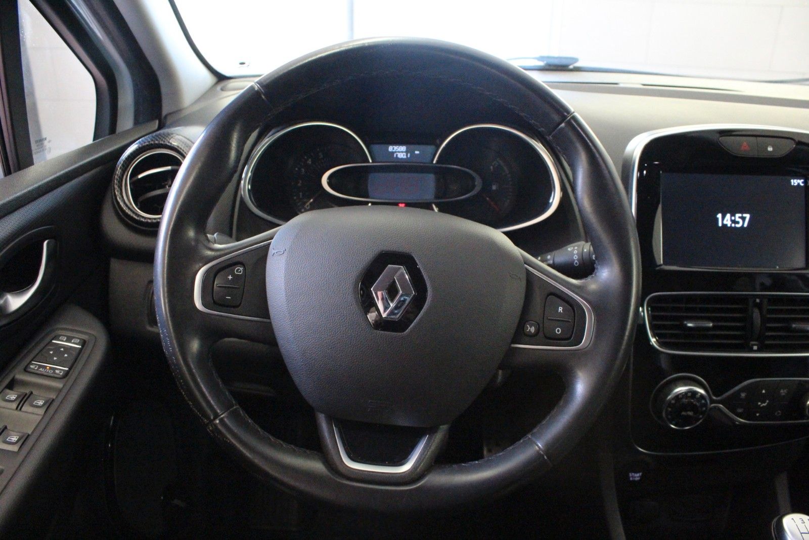 Fahrzeugabbildung Renault Clio TCe 90 IBose Edition *Navi*Klima*PDC*