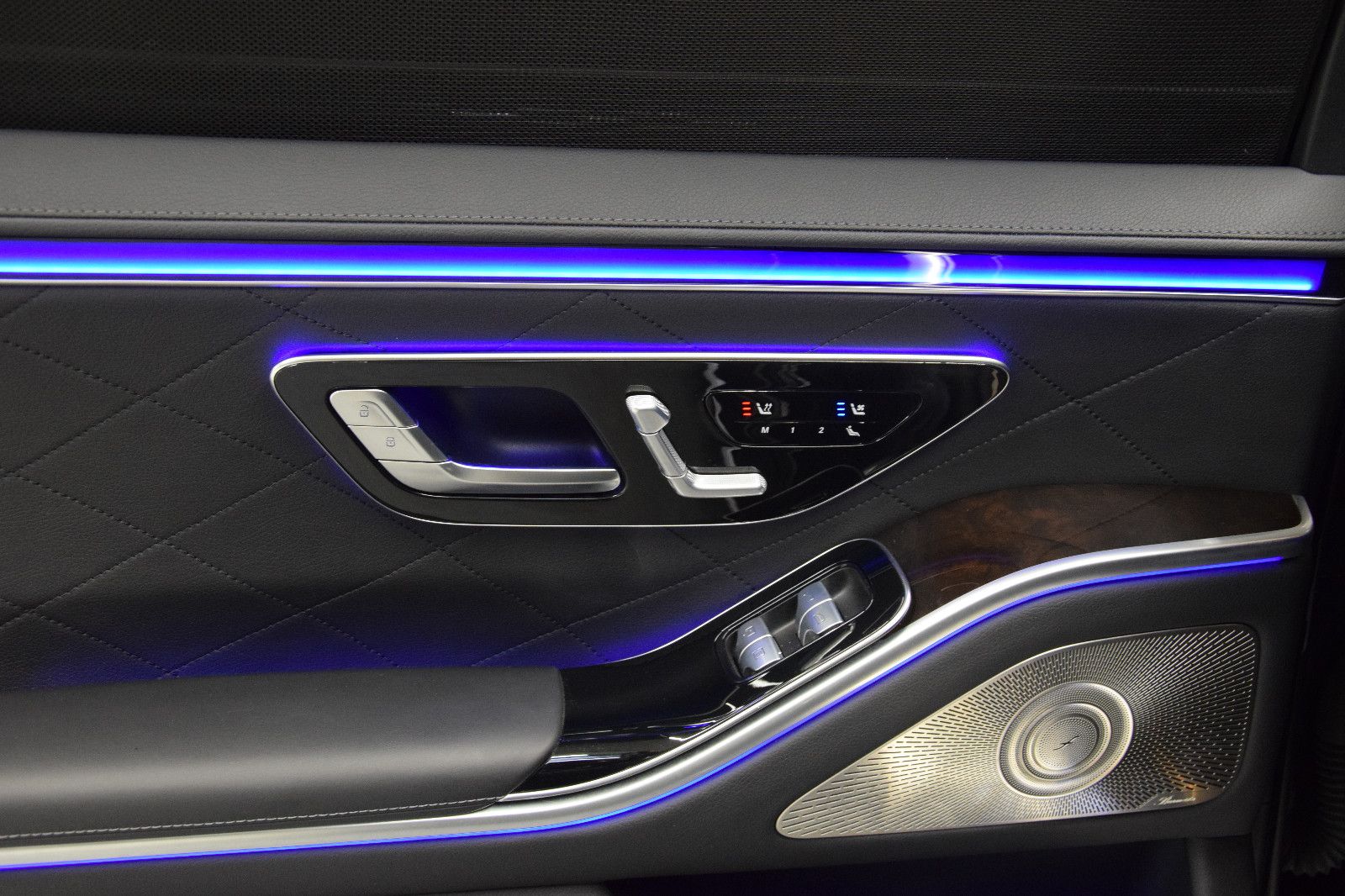 Fahrzeugabbildung Mercedes-Benz S 400 d 4Matic Lang AMG Pano TV Burmester HeadUp