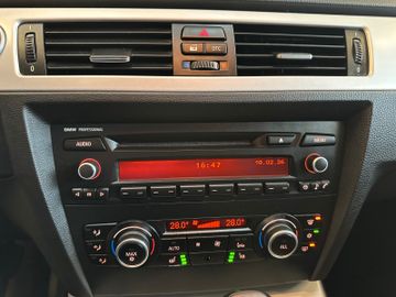 MYAUTOCENTER – Gebraucht- und Jahreswagen mit Werkstattservice in Pfaffenhofen BMW 3 Touring 320d *Klima*Automatik*Sitzheizung*