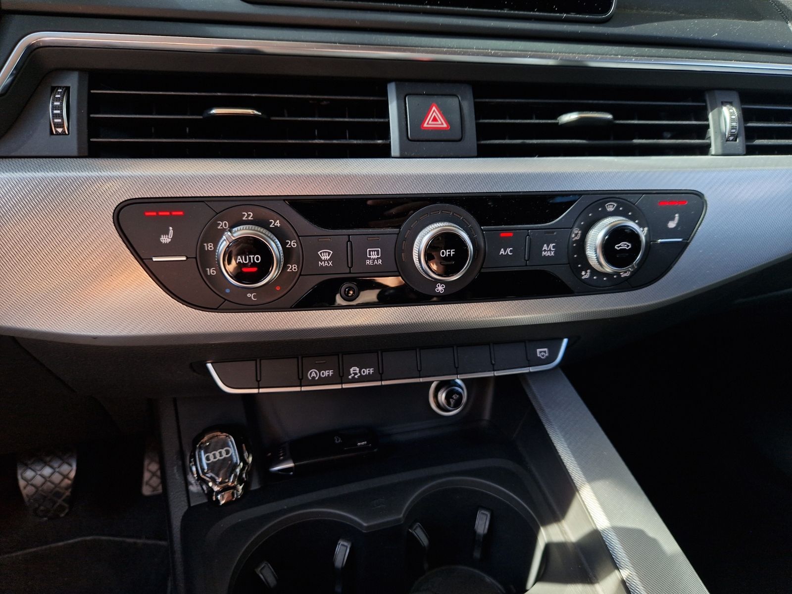 Fahrzeugabbildung Audi A4 Avant sport KLIMA XENON NAVI ALU
