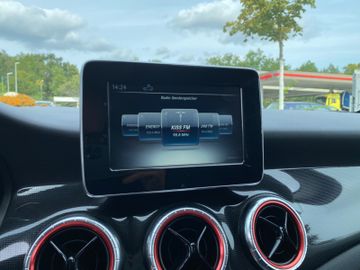 Fahrzeugabbildung Mercedes-Benz CLA 200*Navi*Bluetooth*Tempomat*Klima*