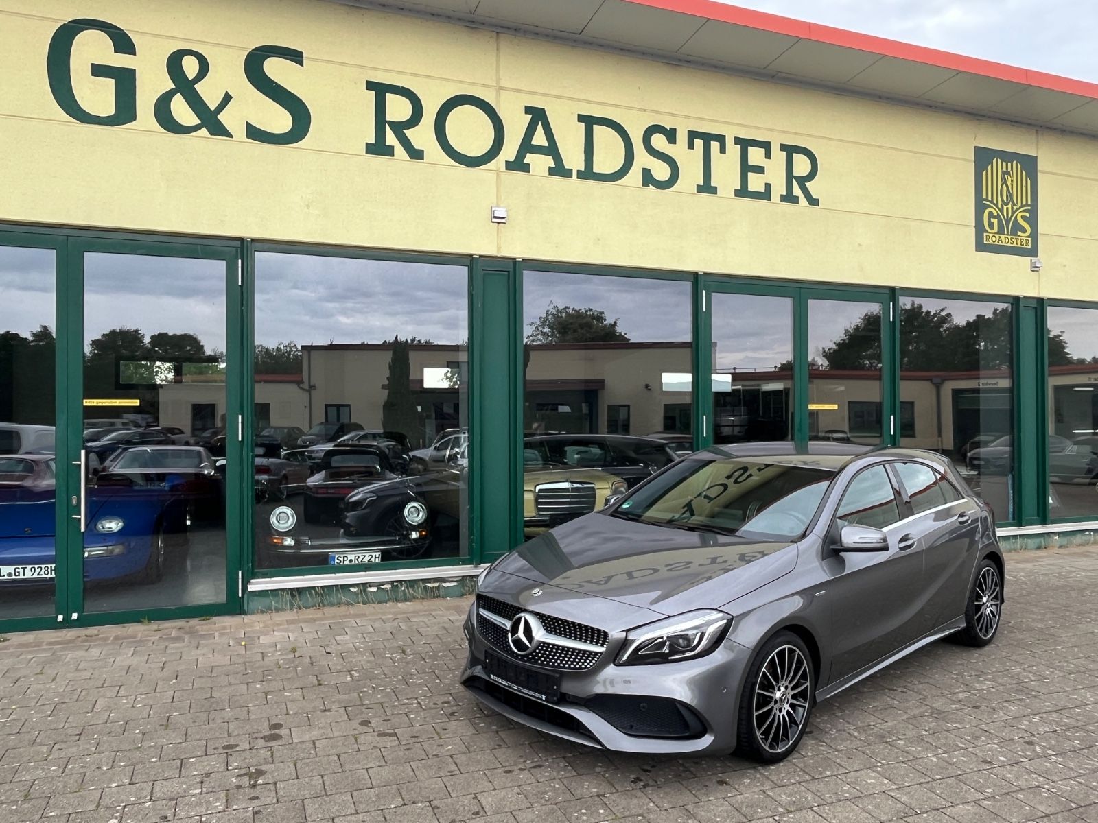 MERCEDES-BENZ A 200 Edition AMG Navi LED Klima