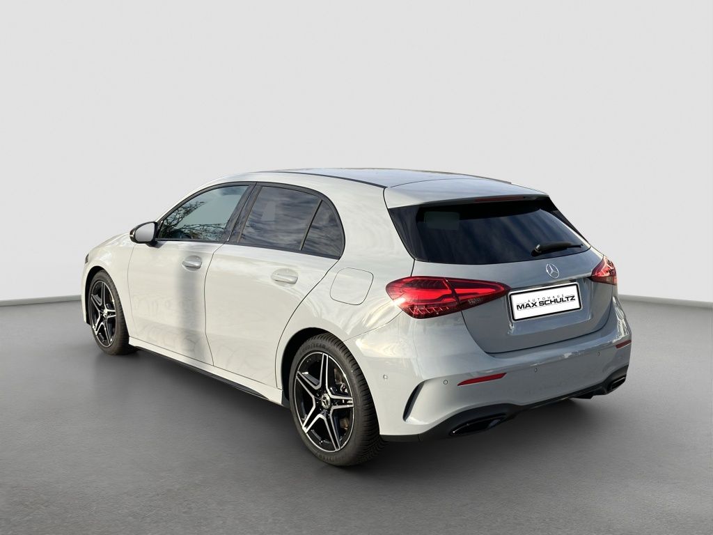 Fahrzeugabbildung Mercedes-Benz A 200 Kompaktlimousine AMG Line*Night Paket*LED
