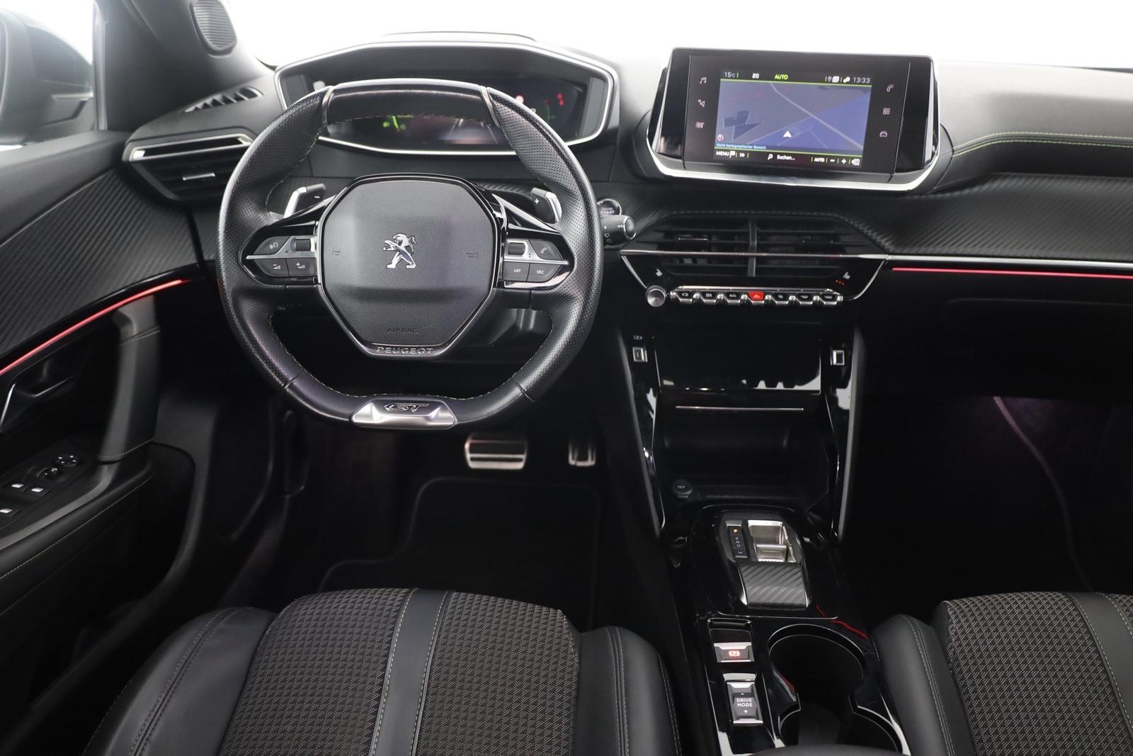 Peugeot 2008 GT PureTech 130 Aut. LED Navi Kamera