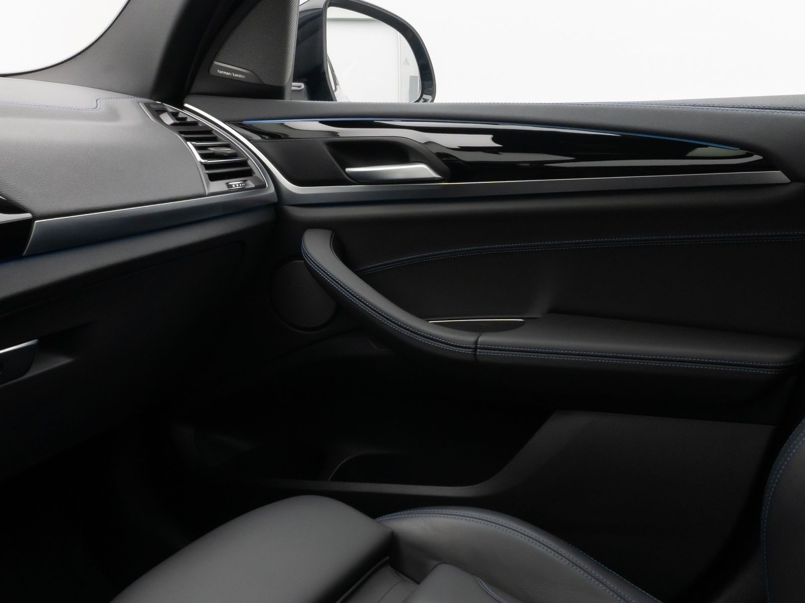 Fahrzeugabbildung BMW iX3 Impressive M Sport Pano 360°HUD DAB H/K 20"