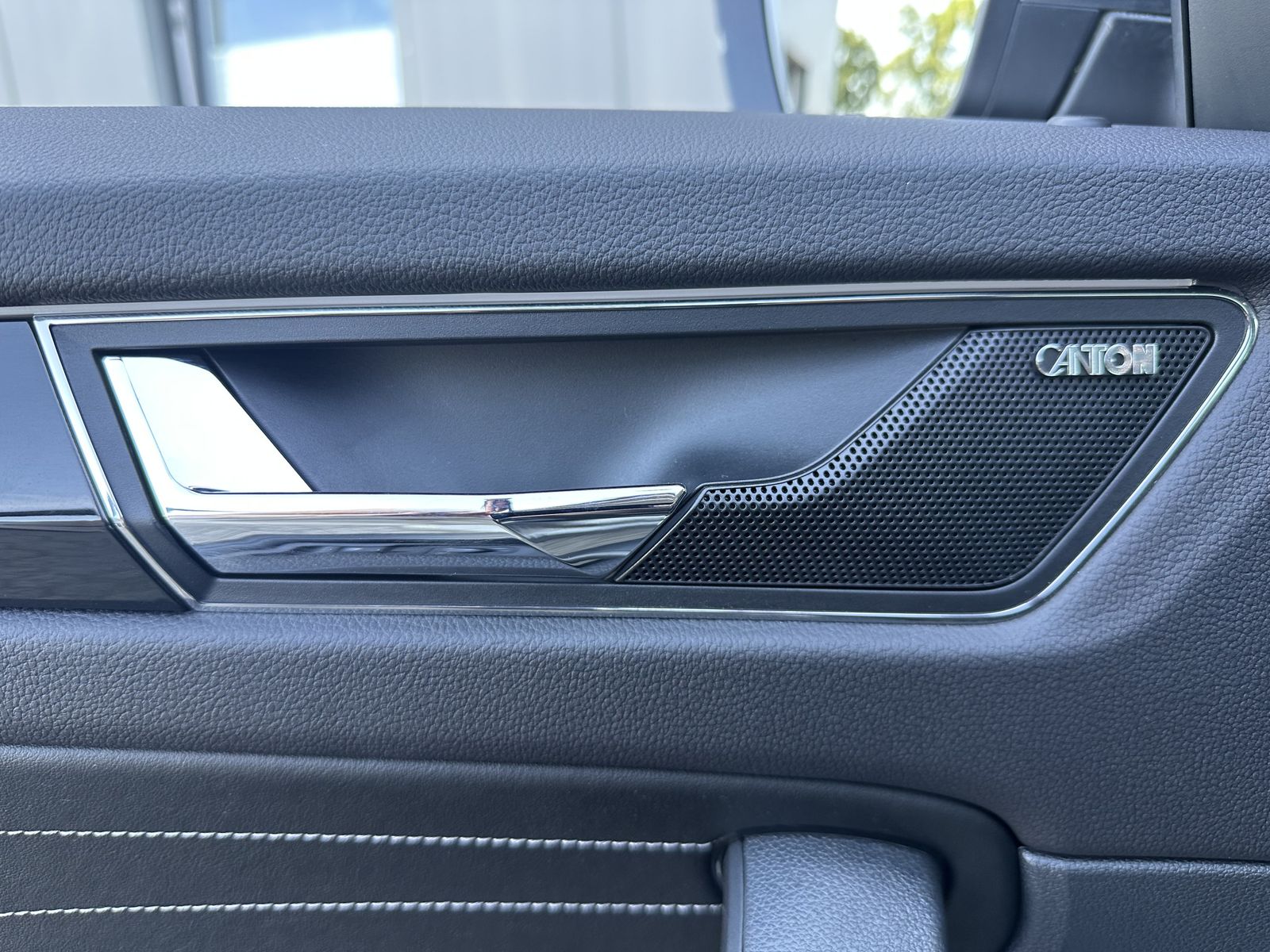 Fahrzeugabbildung SKODA Kodiaq 4x4 L&K NAV+MATRIX+360+PANO+AHK+STANDHEIZ