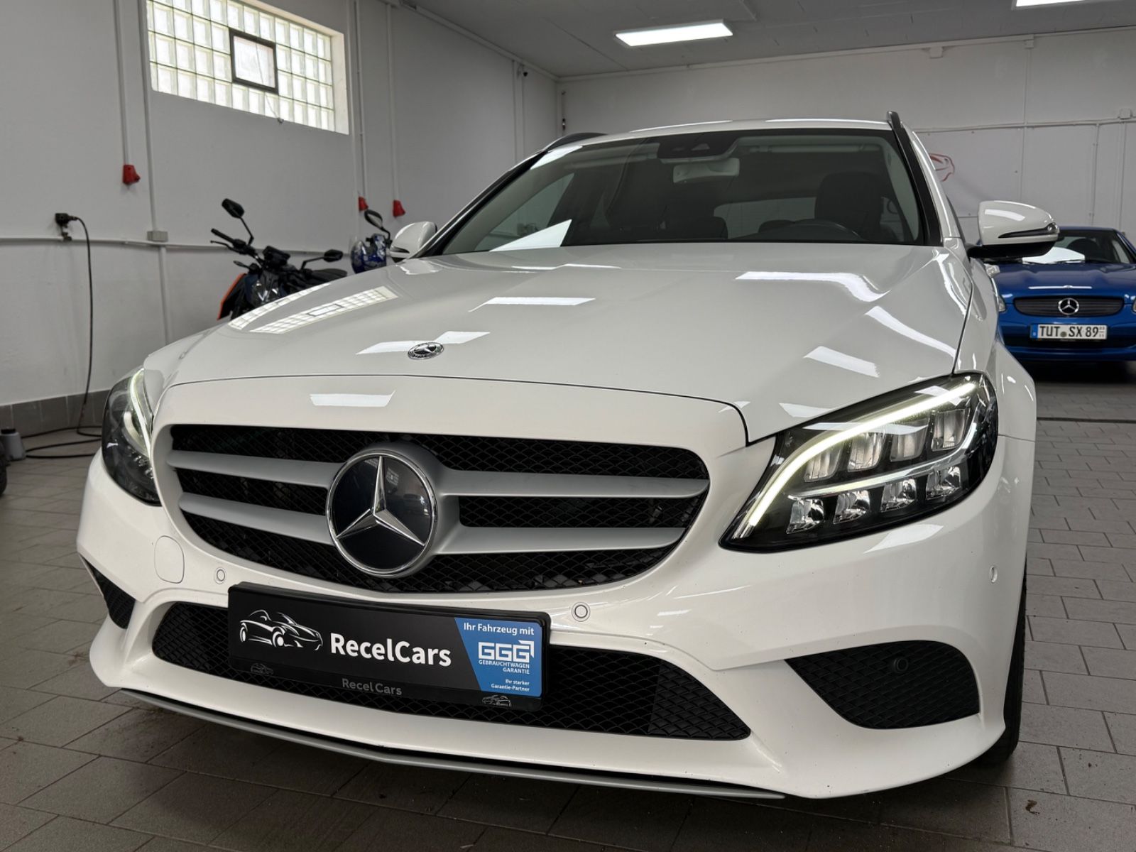 MERCEDES-BENZ C 220 d T*AVANTGARDE*AHK*SPUR*LED*NAVI*SHZ*RFK*