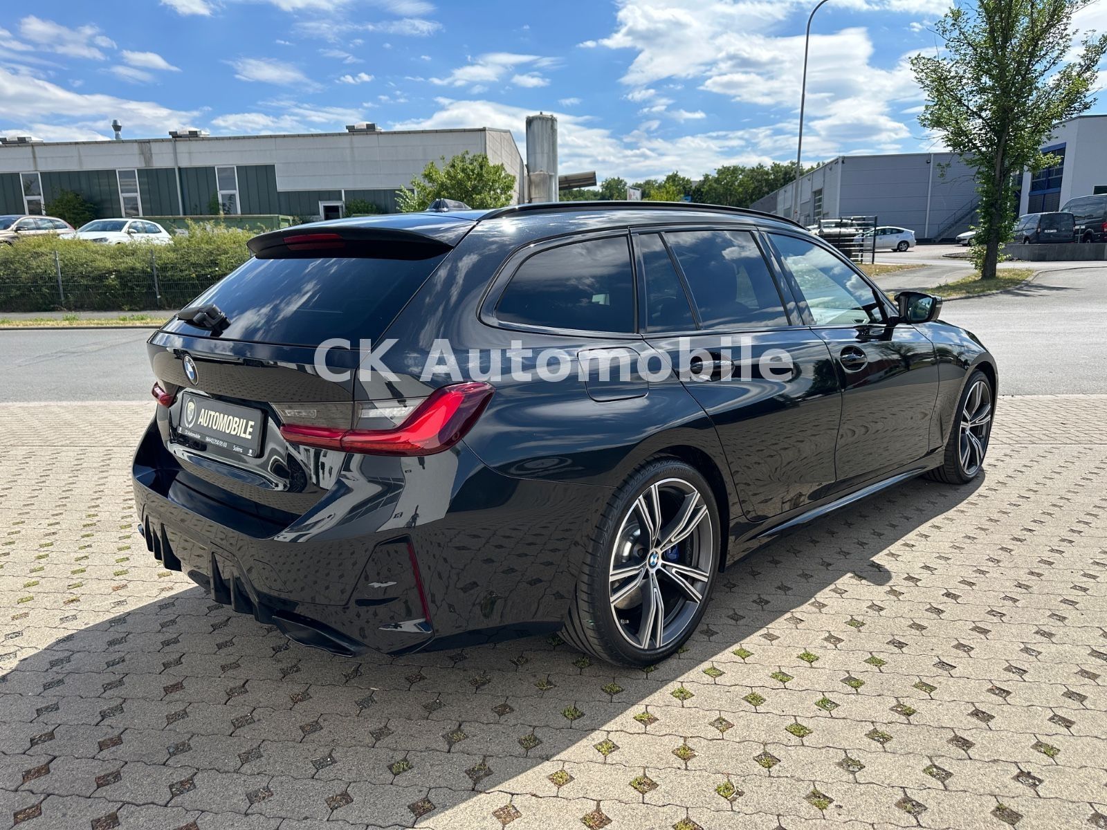Fahrzeugabbildung BMW M340d xDrive Touring/Navi/Head-Up/Pano/360°/LED