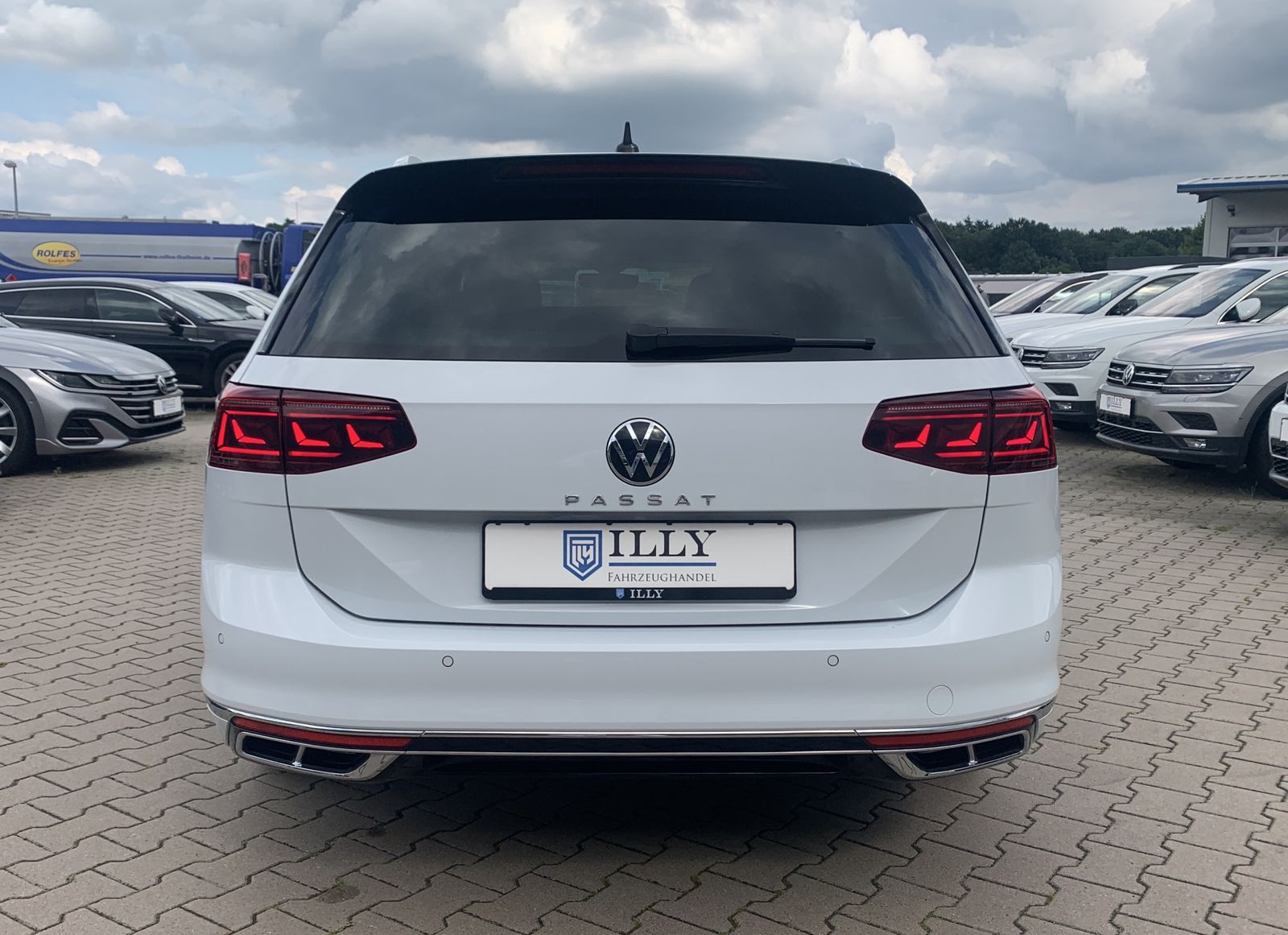 Fahrzeugabbildung Volkswagen Passat Variant 2.0 TDI*R-Line*4Motion*Leder*AHK*