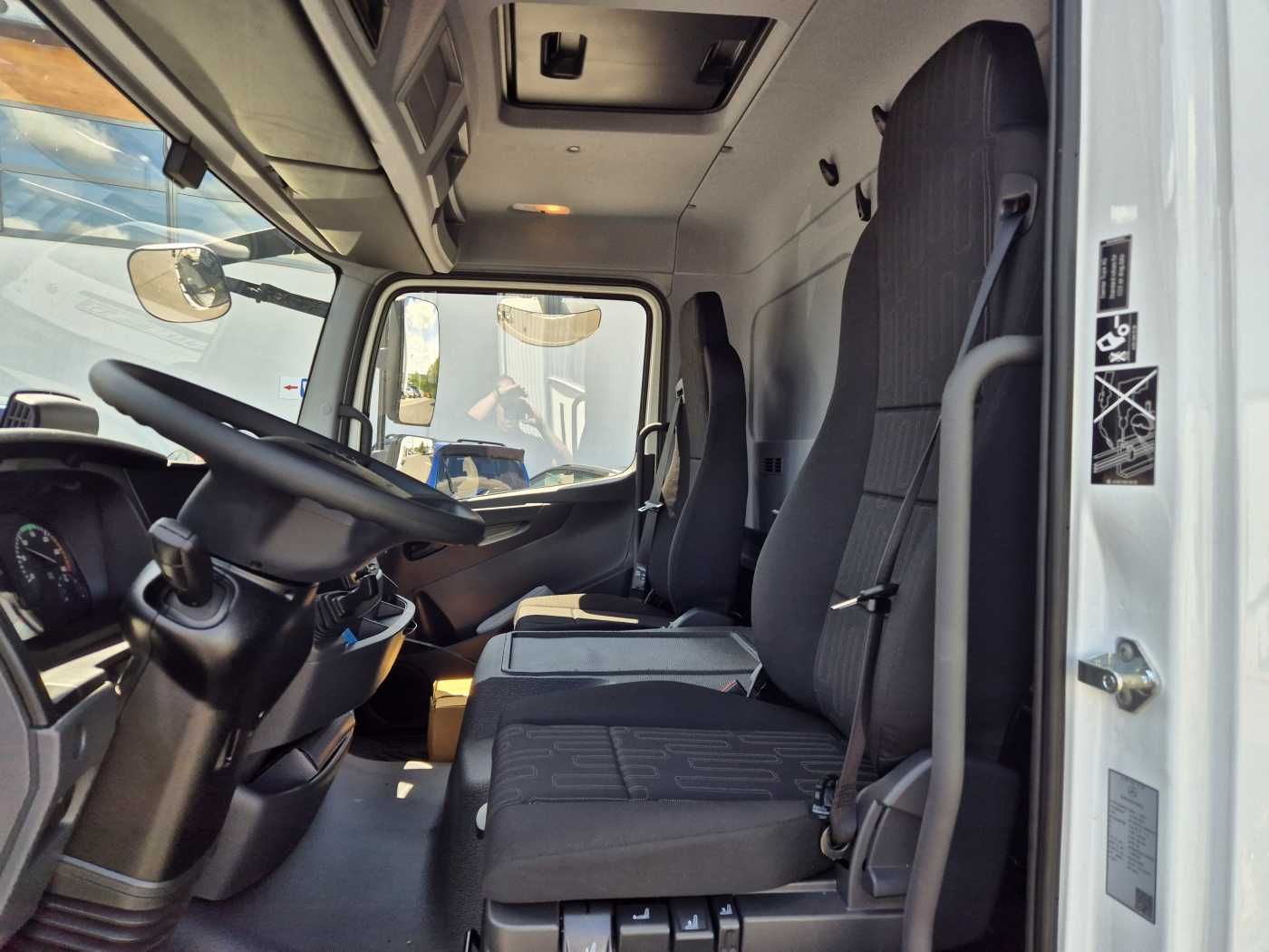 Fahrzeugabbildung Mercedes-Benz Atego 818 L Fahrgestell, 2 Stück vorhanden