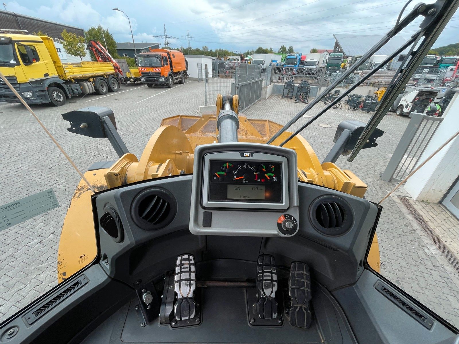 Fahrzeugabbildung CAT 962M / 8.035h / Schaufel