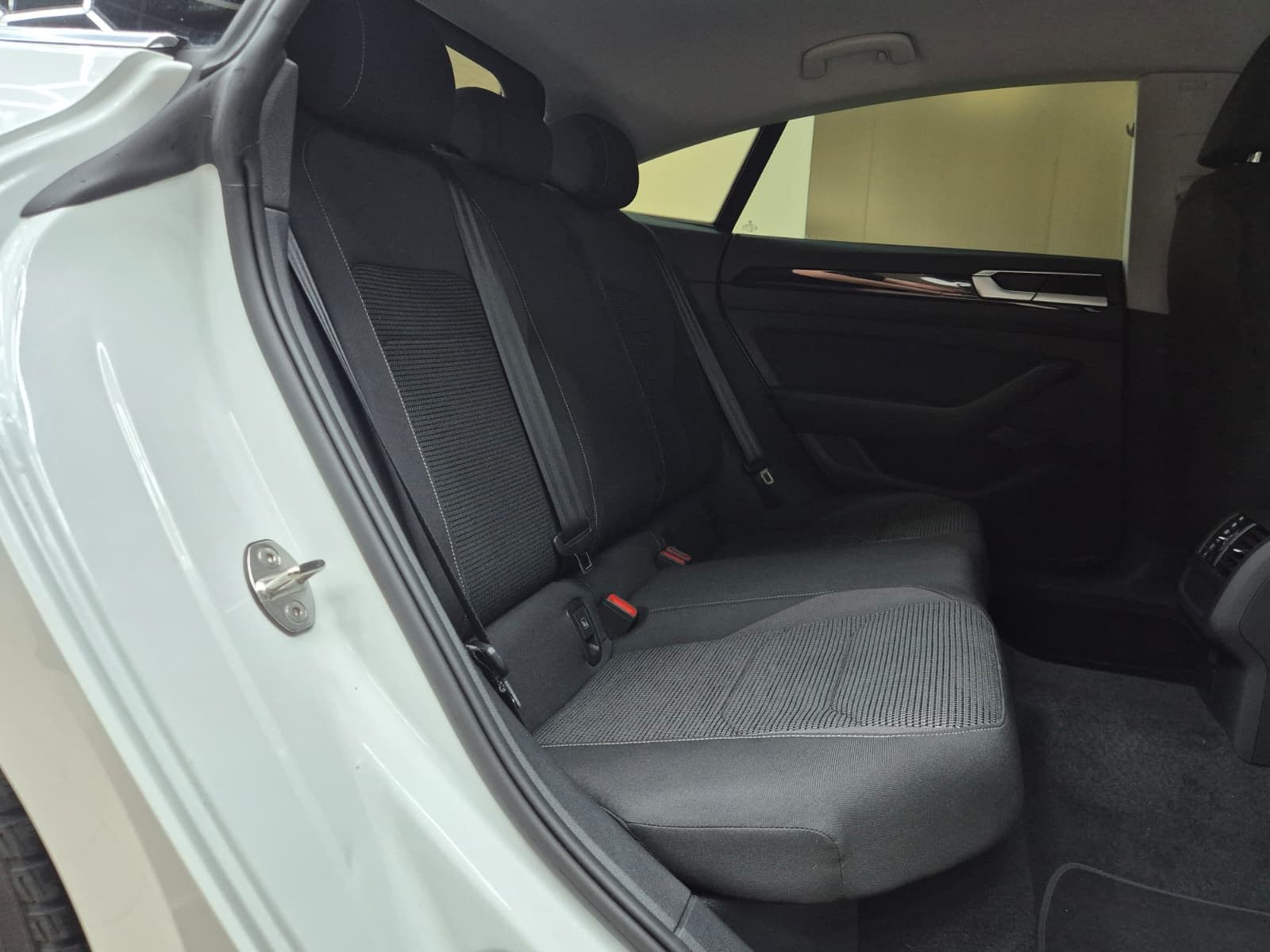 Fahrzeugabbildung Volkswagen Arteon 2.0 TDI DSG >VIRTU+NAVI+SHZ+LED+PDC+ACC+