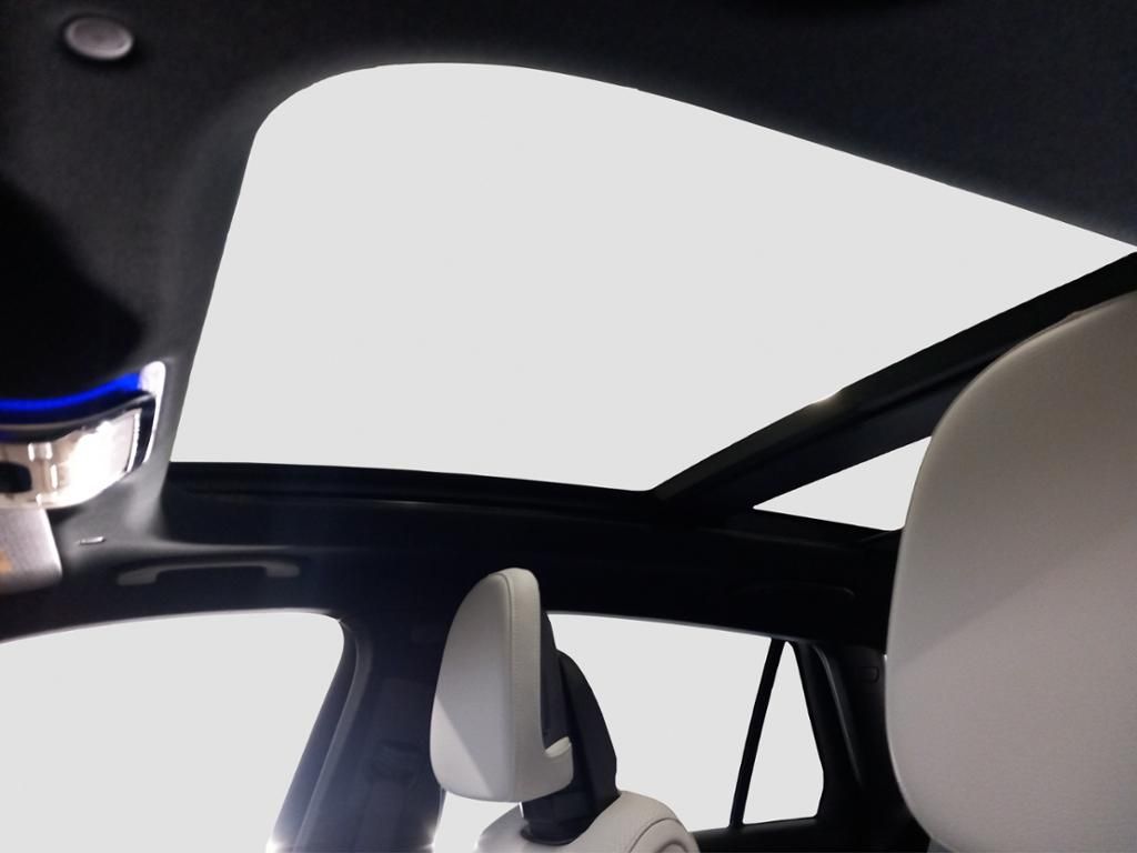 Fahrzeugabbildung Mercedes-Benz GLC 200 4M AMG*AHK*Pano-Dach*Distronic*360