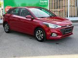 Hyundai i20 Trend*PDC*Klima*TÜV NEU*Tempomat*SHZ* - Hyundai i20: Rot